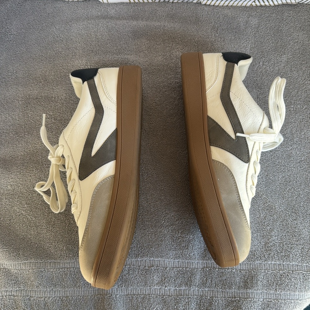 Dolce Vita Voyage sneaker White and Tan women’s size 9 - Picture 4 of 8